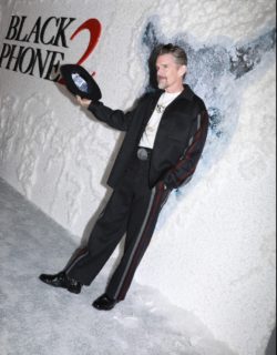 Czarny telefon 2 premiera 6